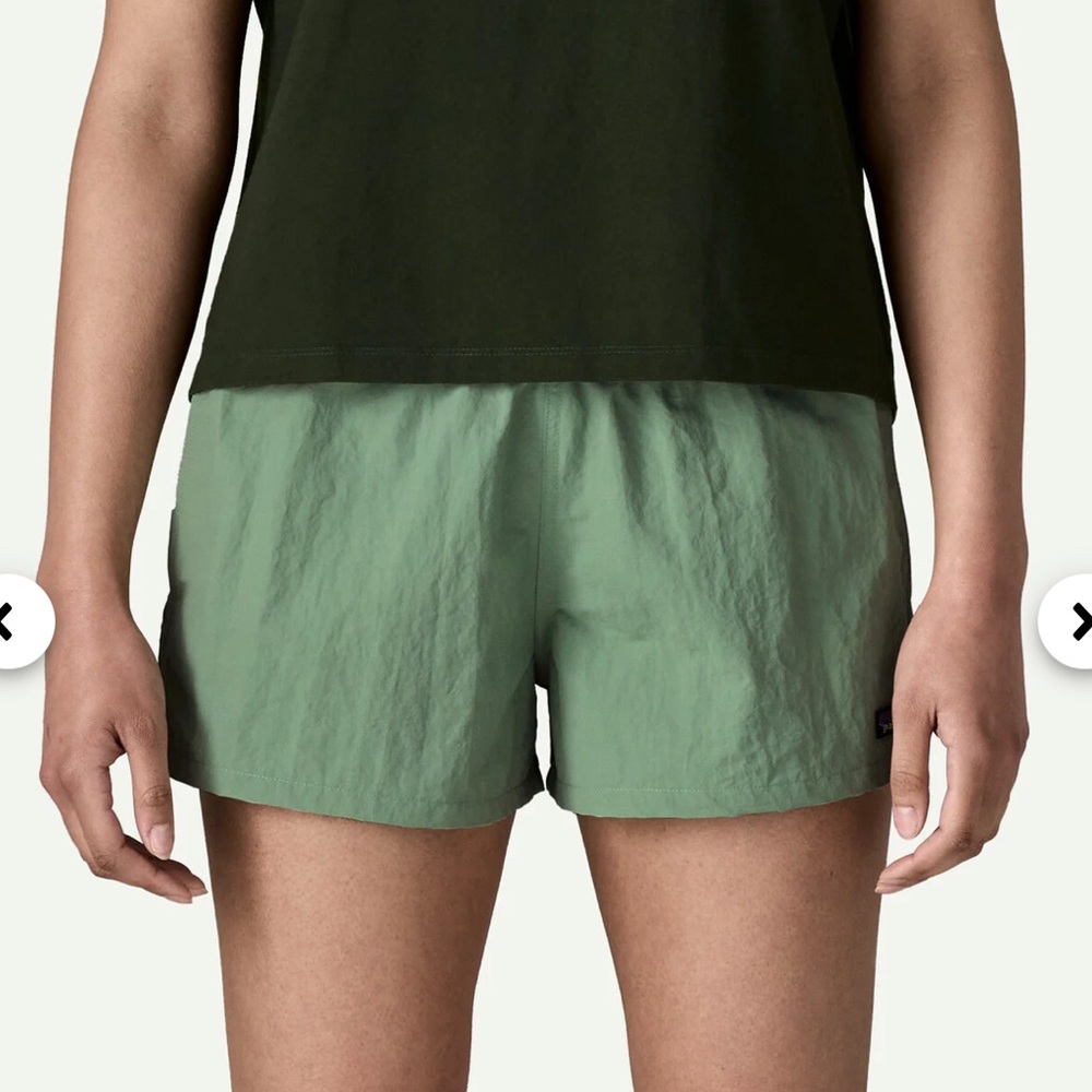 Patagonia Women's Barely Baggies Shorts in Ellwood Green